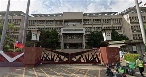 台中女中外牆施工！學生「像在蒸籠讀書」