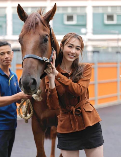 黃嘉雯進軍馬主圈，與友人合資養馬。（圖／翻攝自黃嘉雯IG）