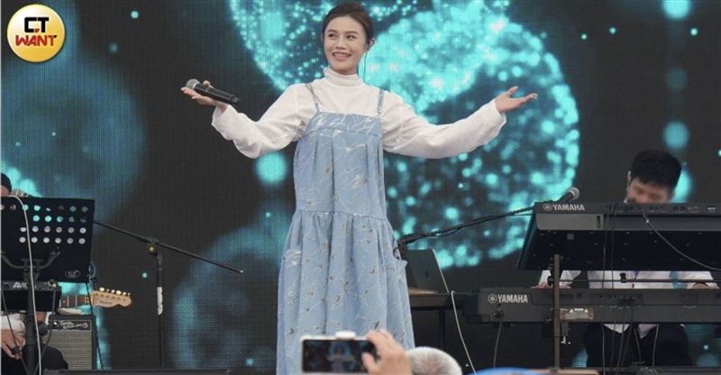 終於漸漸復出的朱海君在音樂會演出。（圖／本刊攝影組）