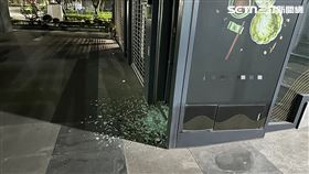 新北,新北市,林口區,店家,玻璃,嫌疑人,螢幕,警方,監視器。（圖／翻攝畫面）