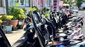 離島奇景「機車座墊全掀」！內行人揭真相