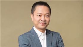 林靖冠上月宣布退出民眾黨，昨晚拋震撼彈，宣布正式接受民進黨徵召參選雲林第一選區議員。（圖／翻攝自林靖冠臉書）