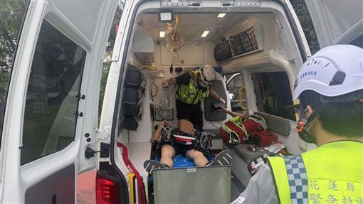 打球猝倒被警從死神前搶回！他身分不簡單