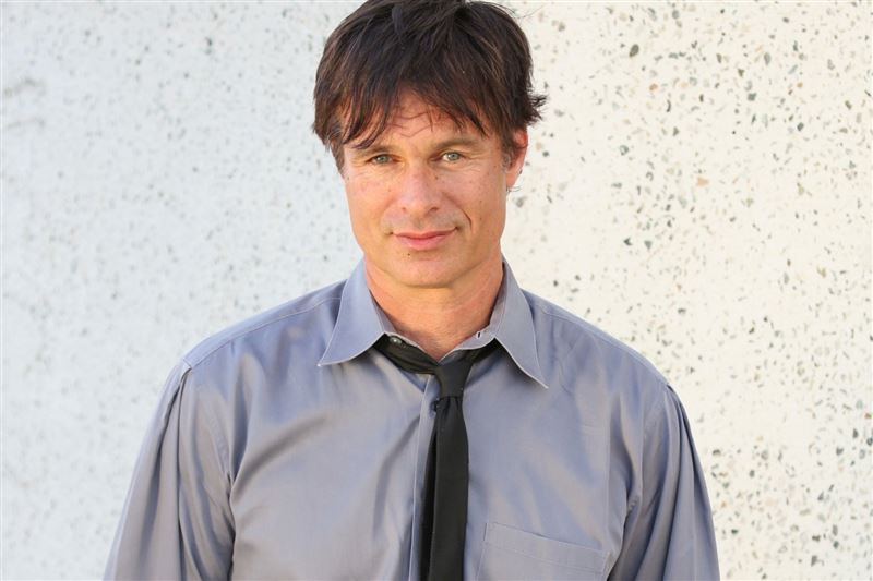 美國男星派屈克・莫頓（Patrick Muldoon），因心臟病發離世，享年57歲。（圖／翻攝自X平台）