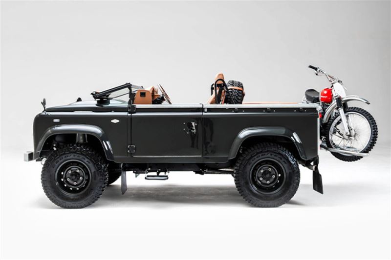 Hedonic客製化Defender 90進行幾乎全車重建的工程。（圖／翻攝Hedonic網站）