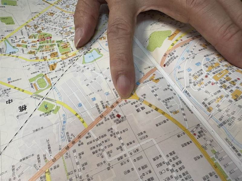 中東戰火震盪油價，北基總座廖順慶揭露加油站微利真相：賣油淨利不到2%，曾慘賠一億。為此，北基逆勢獵地轉攻自有資產，不僅將閒置土地化為收費停車場，更打造整合光電與咖啡的「旗艦能源站」，在油槍消失前完成華麗轉身。（圖／記者師瑞德攝影）