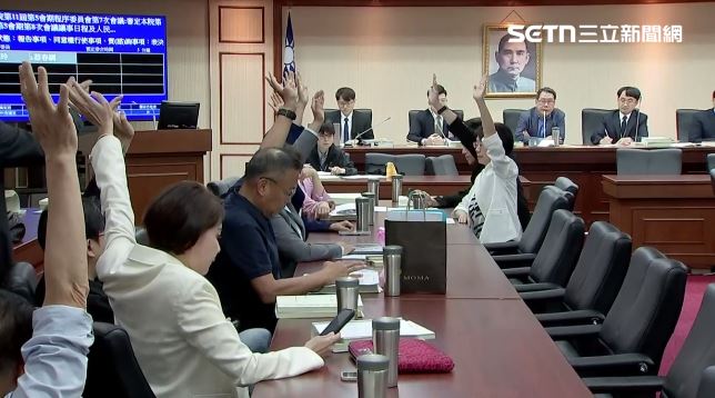 程序委員會口角！林楚茵嗆翁曉玲：程度差