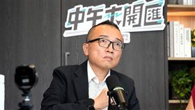 周榆修接受主持人黃光芹節目《中午來開匯》專訪。（圖／CNEWS匯流新聞網提供） 