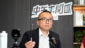 周榆修接受主持人黃光芹節目《中午來開匯》專訪。（圖／CNEWS匯流新聞網提供） 