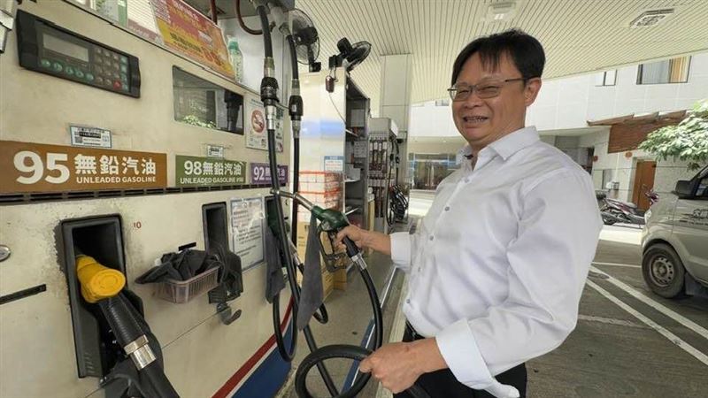 中東局勢動盪，北基總座廖順慶警告荷姆茲海峽風險未除，油價恐衝「4字頭」。回顧石油危機50年，油價漲3倍但業者利潤原地踏步，不僅得承接漲前爆量與漲後量縮的衝擊，更夾在政策與市場間慘當「最後被照顧的人」。（示意圖／PIXABAY）