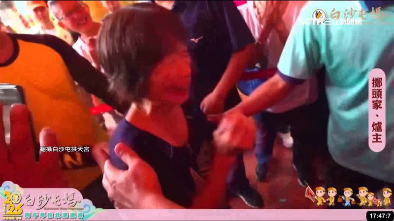 首求就選中！8聖杯獲新爐主　65歲婦落淚