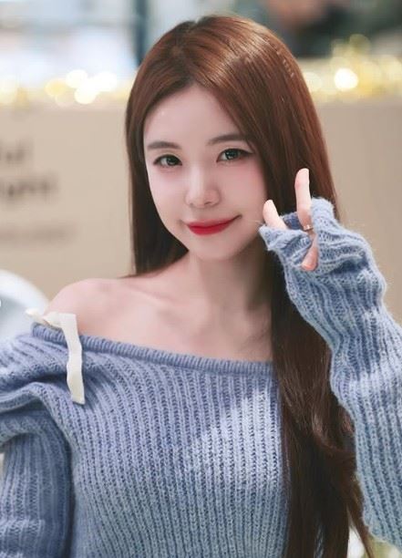 即使被揭穿為AI作品，留言區依舊湧入大量好評，粉絲紛紛表示「李多慧怎麼樣都好看」。（圖／翻攝自李多慧IG）