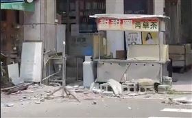 西屯,台中,勇建通商大樓,巨型磚塊,攤販,老闆娘,備料,躲死劫（圖／翻攝自Threads @kikichen）
