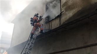 新／新竹透天加蓋「鐵棺」悶燒　濃煙竄天