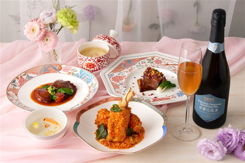 台北喜來登大飯店米其林一星餐廳「請客樓」於5月1日至3日及5月9日至10日，推出融合川菜精髓與創新手法的八道式母親節套餐，每位4,980元+10%。（圖／飯店旅宿業者提供）