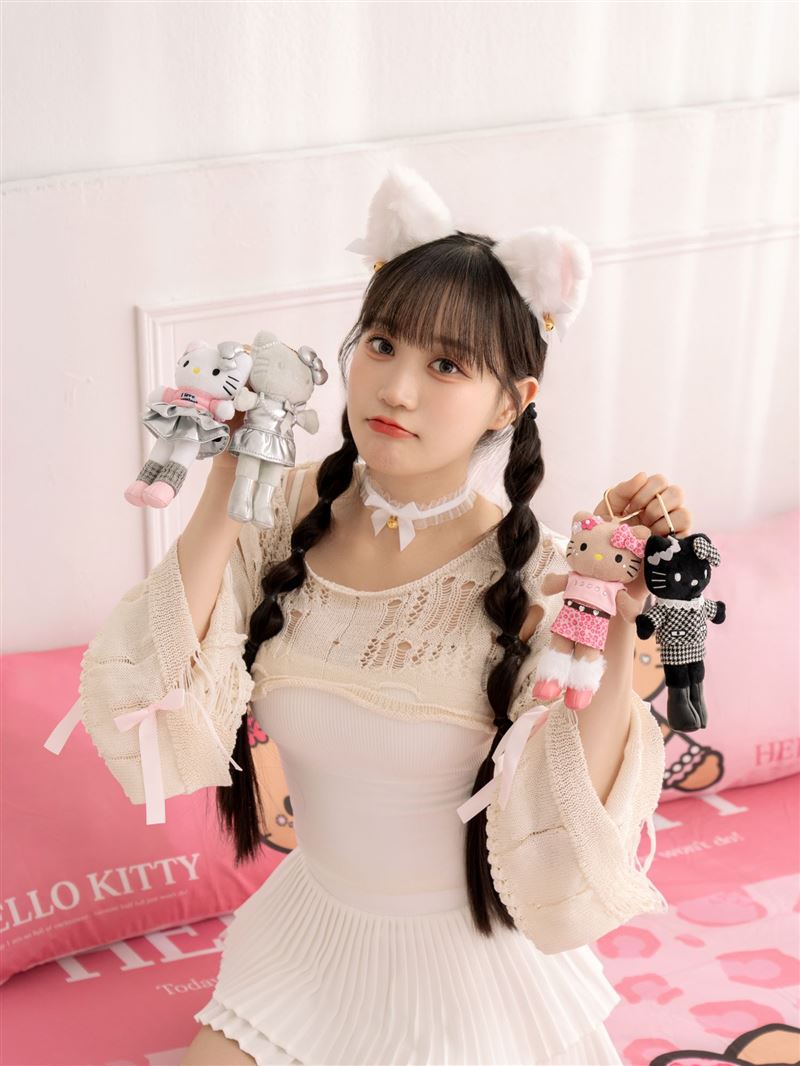 限量15cm絨毛吊飾(共4款，款式隨機)。（圖／品牌業者提供）