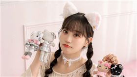 限量15cm絨毛吊飾(共4款，款式隨機)。（圖／品牌業者提供）