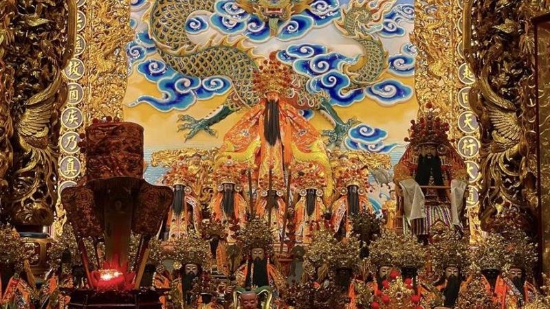 保生大帝又稱吳真人或大道公，傳說祂醫術精湛，立志學醫濟世。（圖／高宏寓提供）