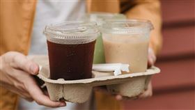 辦公室訂飲料沒揪算不算職場霸凌？勞動部官員說明，要視情況而定。（示意圖，pexels）