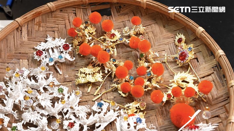 整理好的金飾銀飾。（圖／寶島神很大提供）