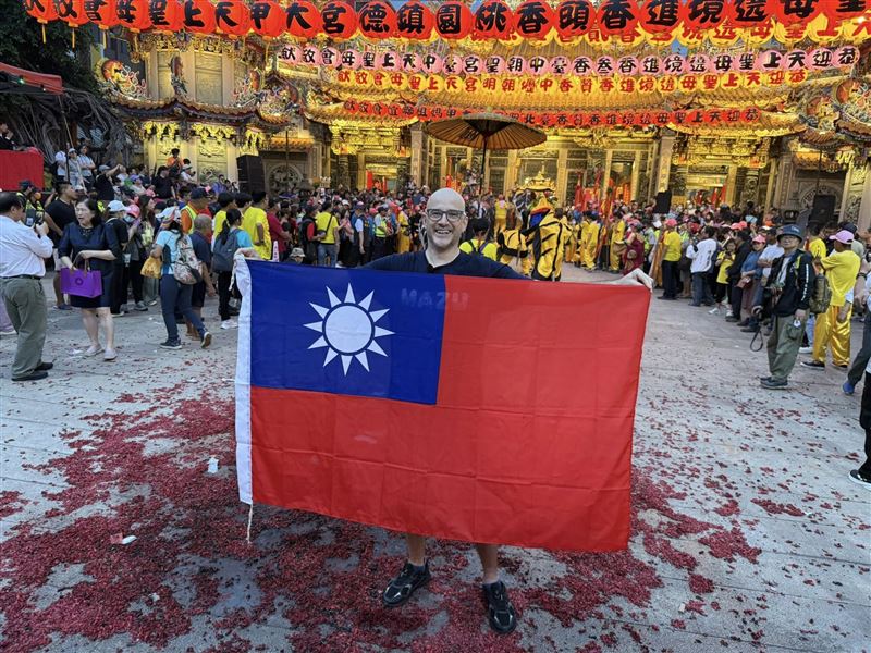 吳鳳來台多年融入傳統文化。（圖／翻攝自吳鳳臉書）