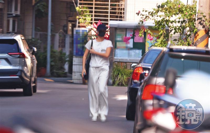 4/19 15：23 吳卓源現身住處，正是朱軒洋出入過夜的地方，不久前甚至傳兩人進入同居狀態