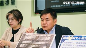 莊瑞雄澄清，他未說過盧秀燕版軍購提案「可以跟行政院談」。（圖／記者楊士誼攝影）