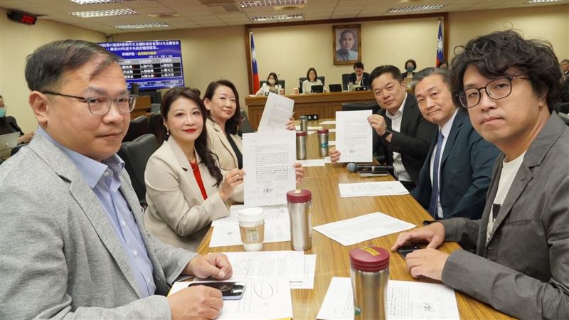 綠譴責中國擋總統出訪！立院無異議通過