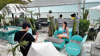 沖繩沙灘取景　直擊禾羽拉梓梓下海拍寫真