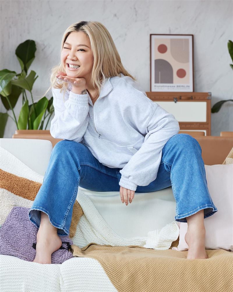 沈殿霞愛女鄭欣宜近年在演藝圈持續發光發熱。（圖／翻攝自鄭欣宜臉書）