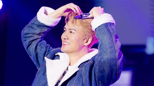 堅稱僅「工作最親密伴侶」他深夜同車女星