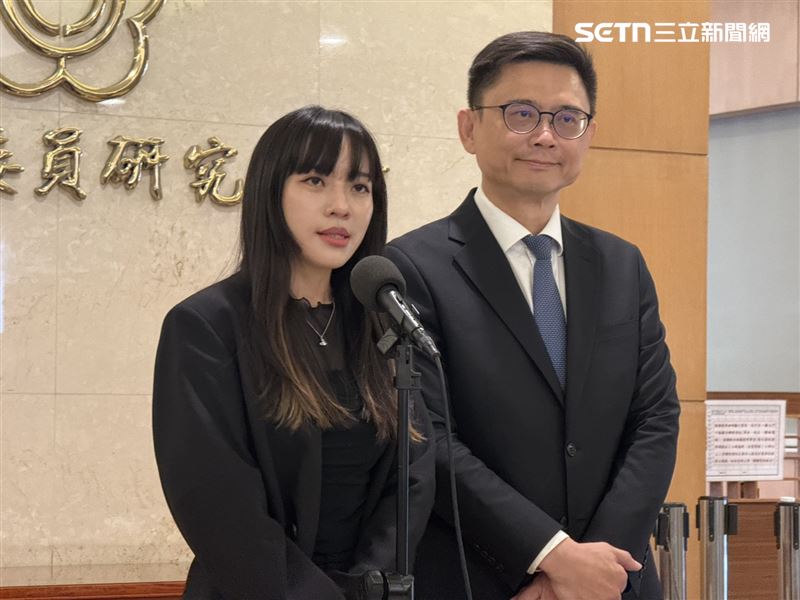 黃捷強調，作為後勤支援幾色，她會努力溝通協調、喚醒支持者的熱情，讓最強的「高雄隊長」賴瑞隆能在年底勝選（圖／記者劉秀敏攝影）