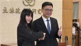 黃捷登記參選高雄市黨部主委後，首站即拜訪民進黨高雄市長參選人賴瑞隆（圖／記者劉秀敏攝影）