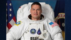 樂天桃猿22日宣布，美國首位台裔太空人林琪兒，將於24日在樂天桃園棒球場開球，創下他為台灣職棒開球首例。（圖／翻攝自樂天桃猿臉書）