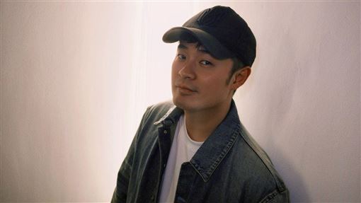 與初戀結婚2年出軌「雙不倫」吻已婚女星