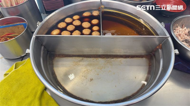 業者出面解釋，斷裂的刀片來自絞肉機，因為肉量多，混進肉裡第一時間難以發現，就這樣放入鍋中燉煮，坦承疏失道歉並退費。（圖／翻攝畫面）