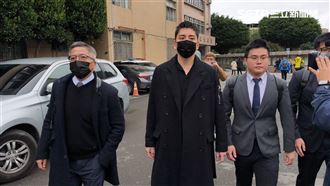 王大陸閃兵炸出整串男星！收入蒸發上億