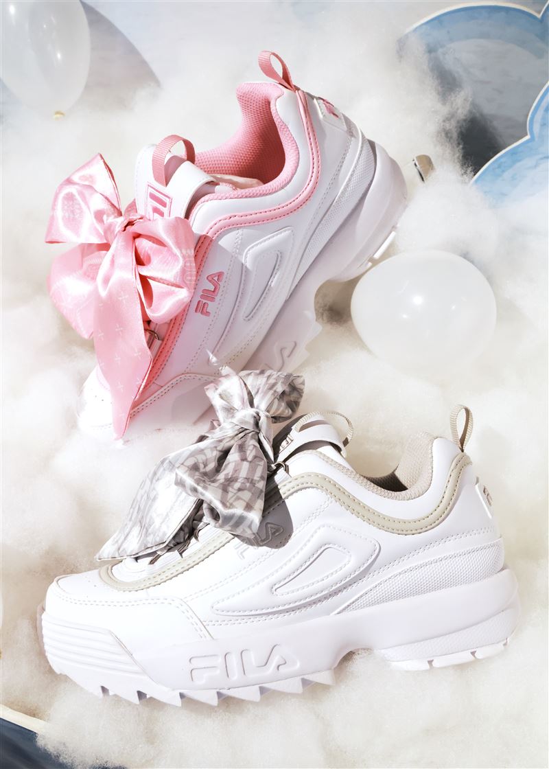 老爹鞋始祖出手！FILA打造今年母親節限定鞋款，自信與優雅同步上場。（圖／品牌業者提供）