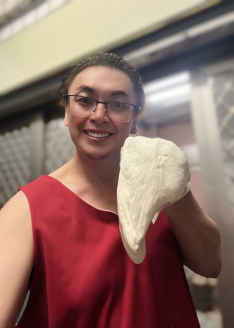 王子建烤潤餅皮的功力堪稱一絕。（圖／本人提供）