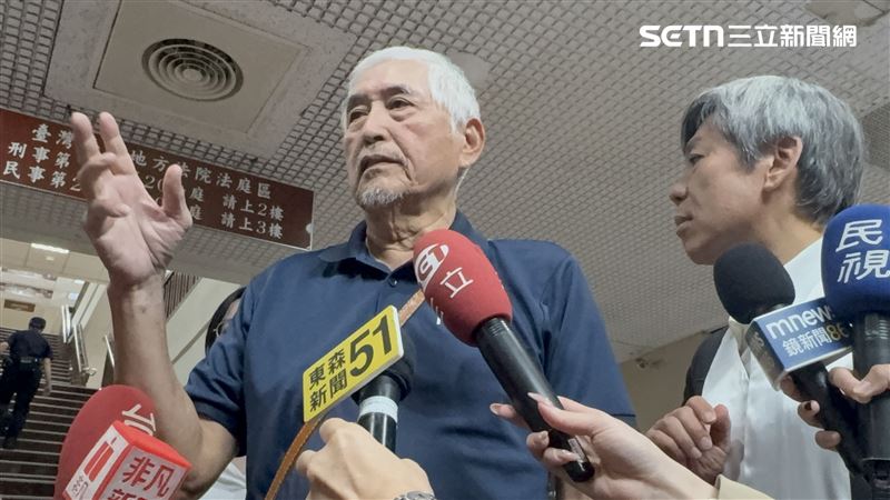 柯一正出庭，認罪賠償車主11萬5498元足額修車費獲得撤告。受訪時表示，一直都有反省做錯事，但家門被擋道，一口氣還是無法消。（圖／記者楊佩琪攝）