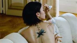 大咖女星美背驚見「巨型刺青」網全看傻