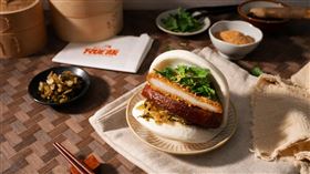 館長便當店推出的炸雞刈包，售價為100元。（圖／翻攝自「True飯」臉書）