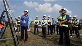 交通部民用航空局22日邀集公共工程委員會、法務部廉政署、內政部國土管理署及高雄地檢署等單位，實地參訪工程進度並召開廉政平台聯繫會議。（圖／民航局提供） 