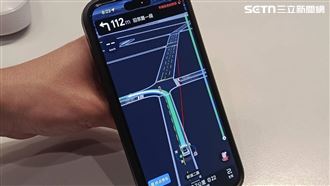 國安隱憂？高德地圖登台　能算紅綠燈秒數