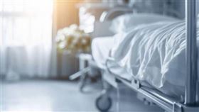 男子病危送醫，竟意外揭開婚姻問題。（示意圖／翻攝自photoAC）