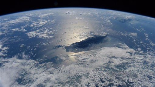 太空照拍下台灣命脈！網驚：難怪被切爛