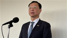 石崇良表示，馬鈴薯在食藥署檢驗標準上並非以有無發芽作為標準，是根據龍葵鹼濃度來看。（圖／記者簡浩正攝影）