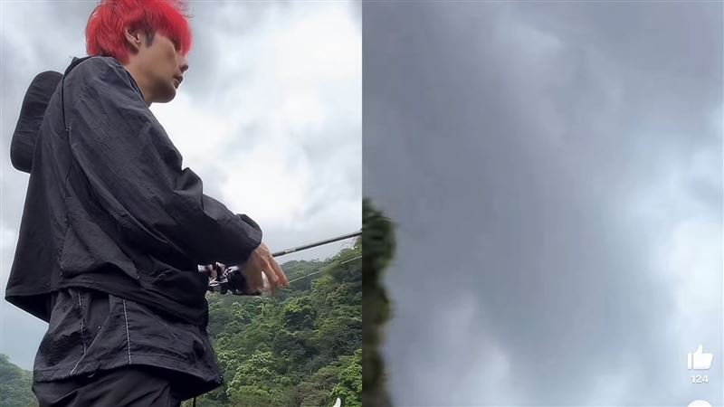 李榮浩直播釣魚，手機滑落水中。（圖／翻攝自微博）