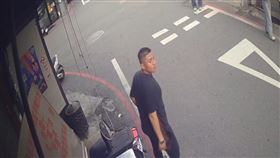 19歲球星李育朋，驚傳酒駕、無照駕駛，遭球團樂天桃猿終止合約。（圖／翻攝畫面）