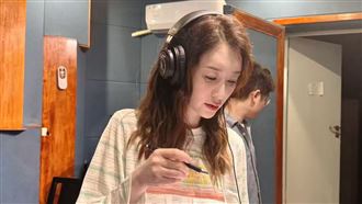 李小冉走音哭2晚！向太致電力挺揭她1魅力